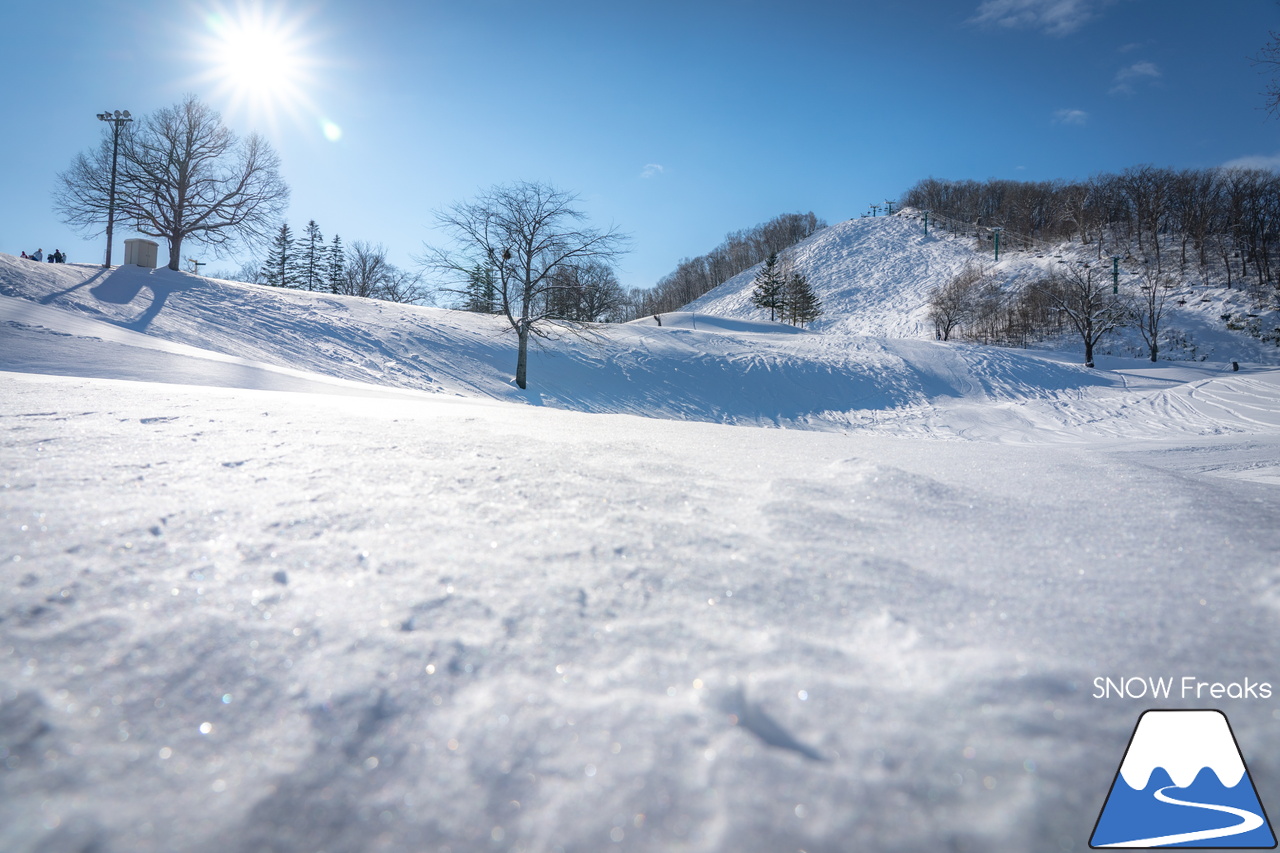 朝里川温泉スキー場｜冬休み最初の週末は、晴天＋粉雪で絶好のスキー＆スノーボード日和なり(^^)/